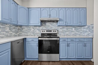 5100 Egham Ct in Virginia Beach, VA - Building Photo - Building Photo