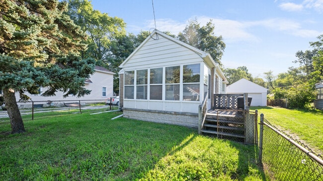 1001 Patchen Rd in Oregon, OH - Building Photo - Building Photo