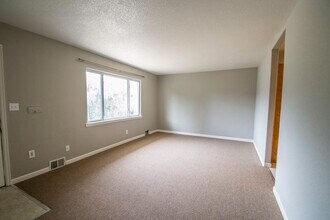 2887 Moorhead Ave in Boulder, CO - Building Photo - Building Photo