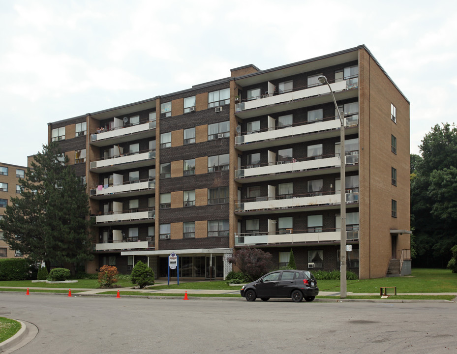 8 Milepost Place in Toronto, ON - Building Photo