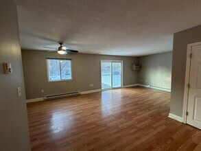 25 Mercury Dr, Unit 25B in Londonderry, NH - Foto de edificio - Building Photo