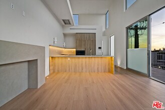 755 N Alfred St in Los Angeles, CA - Building Photo - Building Photo