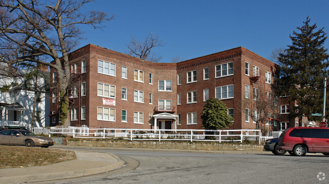 3212 Walbrook Ave-Unit -5 in Baltimore, MD - Building Photo