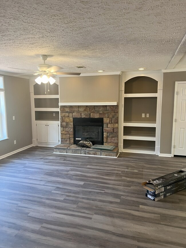 489 Windwood Dr in Livingston, TX - Building Photo - Building Photo