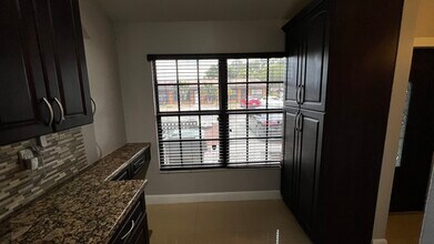 2310 Elm Ct in Pembroke Pines, FL - Building Photo - Building Photo