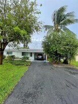 330 NE 42nd Ct in Oakland Park, FL - Building Photo