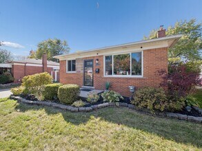 26805 Richard Dr in Warren, MI - Building Photo - Building Photo