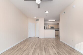 18416 N Cave Creek Rd in Phoenix, AZ - Foto de edificio - Building Photo