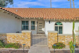 15650 N 60th Pl in Scottsdale, AZ - Foto de edificio - Building Photo