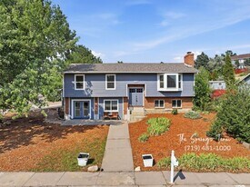 1239 Suncrest Way in Colorado Springs, CO - Building Photo