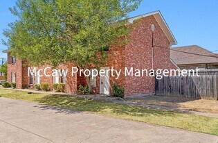 210 Rolston Rd in Irving, TX - Building Photo