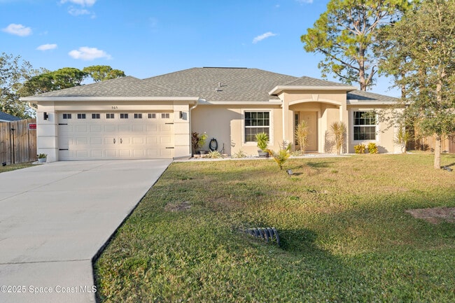 565 Rembrandt St SE in Palm Bay, FL - Building Photo - Building Photo
