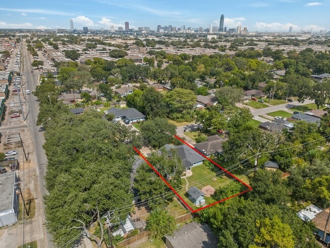 6031 Moonmist Dr in Houston, TX - Building Photo - Building Photo