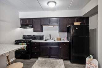 Cypress Park Apartments in Stow, OH - Building Photo - Interior Photo