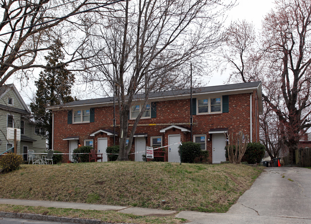 688 Chestnut St in Greensboro, NC - Building Photo