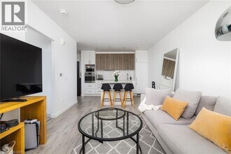 181 King St S in Waterloo, ON - Building Photo - Building Photo