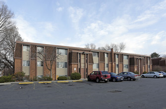 Kingstowne Apartments in Ogden, UT - Building Photo - Building Photo