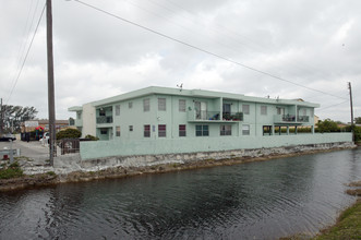 Cordero Apartments in Hialeah, FL - Foto de edificio - Building Photo