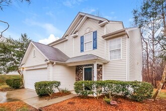 1912 Waters Trail Dr, Unit 101 in Charlotte, NC - Foto de edificio - Building Photo