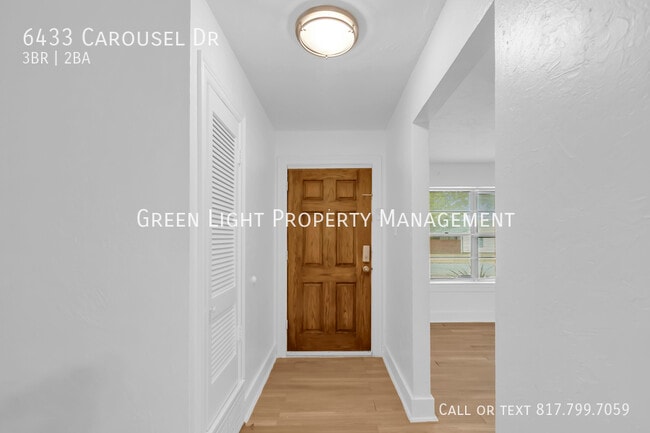 6433 Carousel Dr in Watauga, TX - Building Photo - Building Photo