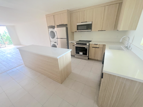 2525 Beverley Ave in Santa Monica, CA - Building Photo - Building Photo