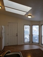 8946 N Neufeld Rd in Hayden, ID - Building Photo - Building Photo