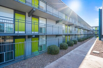 Seventh Apartments in Phoenix, AZ - Foto de edificio - Building Photo