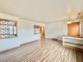 3324 Ruger Ave, Unit 1 in Janesville, WI - Building Photo - Building Photo