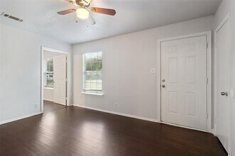 1415 Oakwood Dr in Denton, TX - Building Photo - Building Photo