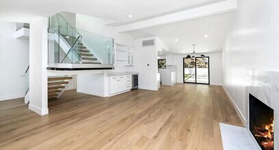 17163 Clemons Dr in Encino, CA - Building Photo - Building Photo