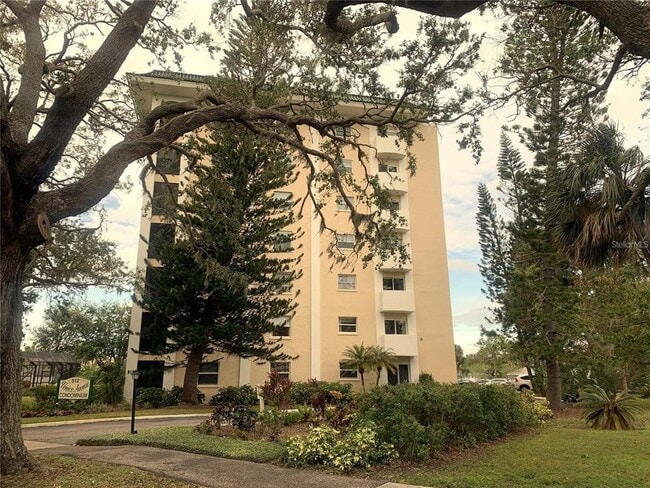 property at 512 W Venice Ave