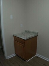 414 Woodview Ln in Hampton, VA - Building Photo - Building Photo