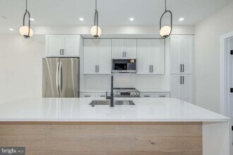 722 Kenyon St NW in Washington, DC - Building Photo - Building Photo