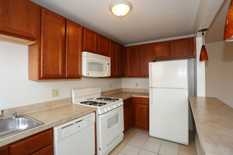 Dundalk Village Apartments in Dundalk, MD - Building Photo - Interior Photo