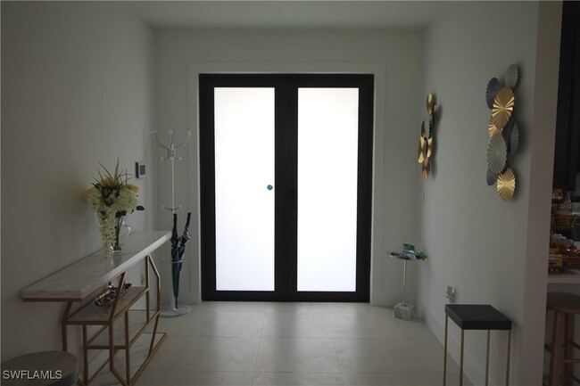 4022 24th Ave NE in Naples, FL - Foto de edificio - Building Photo
