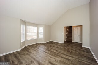 7030 Mahogany Dr in Fairburn, GA - Building Photo - Building Photo