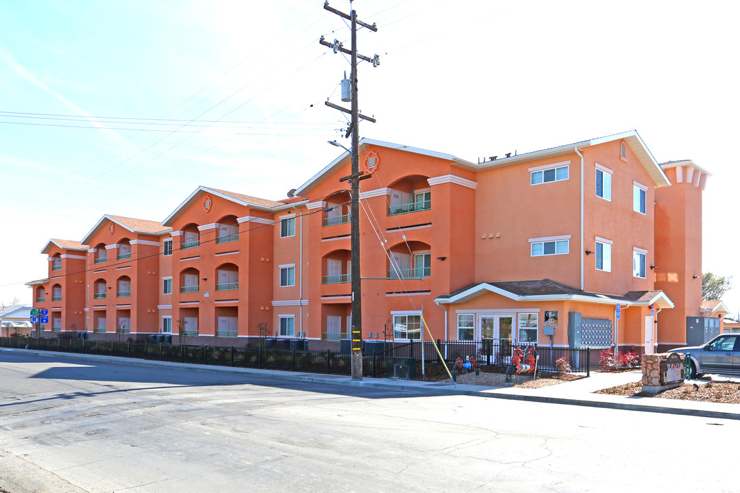 Valle del Sol in Coalinga, CA - Building Photo