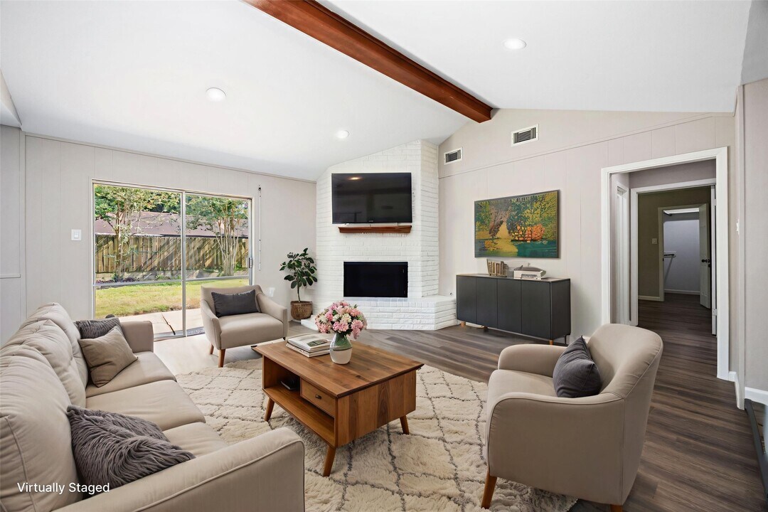 8826 Tanager St in Houston, TX - Building Photo