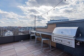 57 Quincy Shore Dr, Unit 402 in Quincy, MA - Building Photo - Building Photo