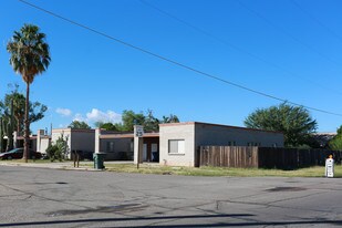 1661 N Louis Ln in Tucson, AZ - Building Photo
