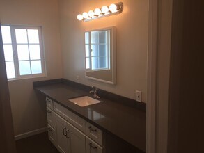 1760-1766 Malcolm Ave in Los Angeles, CA - Foto de edificio - Building Photo