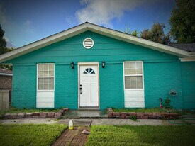 633 Cameron Ct in Kenner, LA - Building Photo