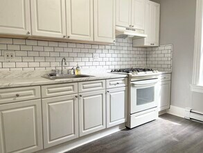 380 BALDWIN Ave-Unit -1L in Jersey City, NJ - Building Photo - Building Photo