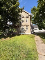 1014 Park Ave in Woonsocket, RI - Building Photo