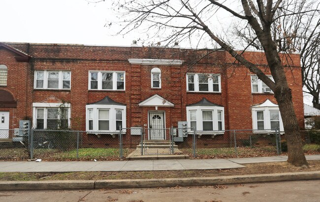 1226 Staples St NE