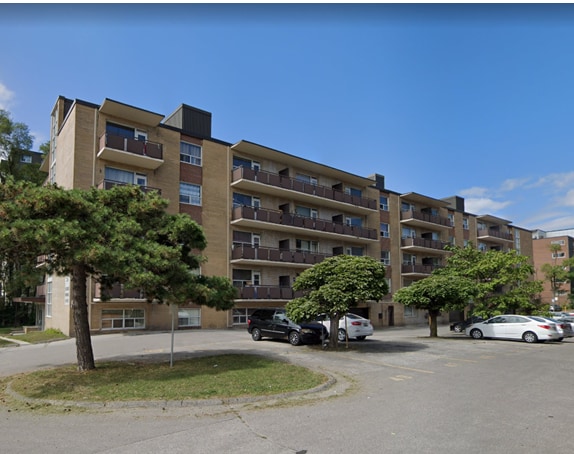 2356 EGLINTON AVENUE EAST in Toronto, ON - Building Photo