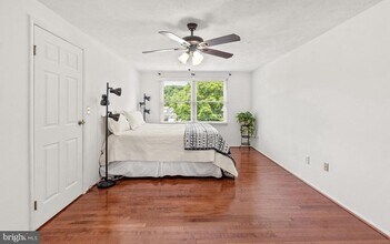 20321 Watkins Meadow Dr in Germantown, MD - Building Photo - Building Photo