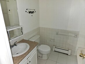 1885 N Taylor Rd in Cleveland, OH - Building Photo - Building Photo