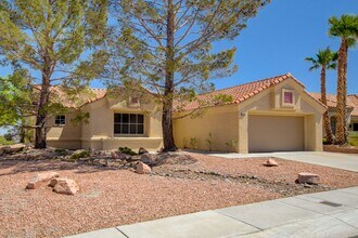 3020 Cradle Mountain Dr in Las Vegas, NV - Building Photo - Building Photo