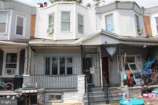 property at 3450 Tampa St